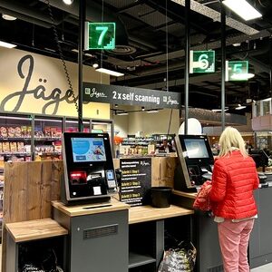 Edeka-Supermarkt im Flughafen Stuttgart rund um die Uhr geöffnet